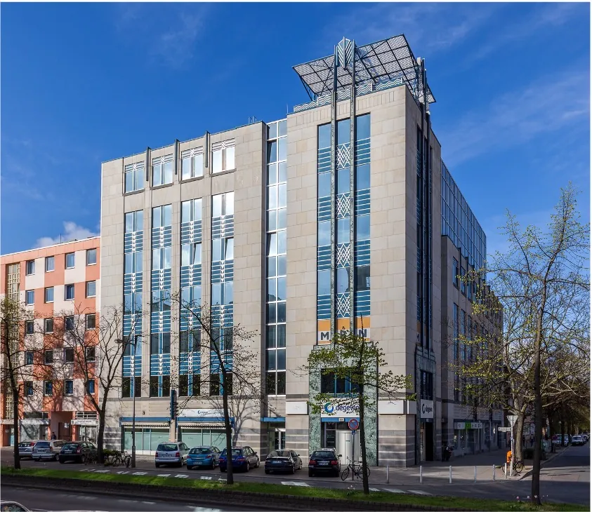 Aluminium facade in Berlin before the refurbishment